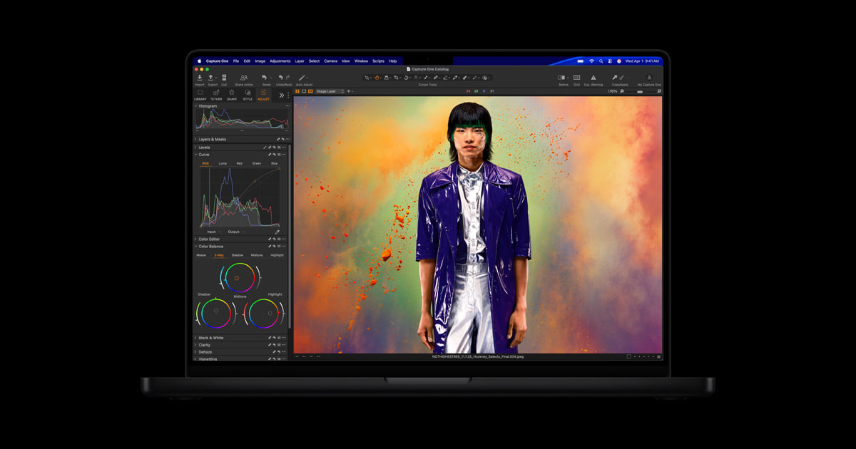 Súčasný MacBook Pro M5 Pro z oficiálnych materiálov Apple
